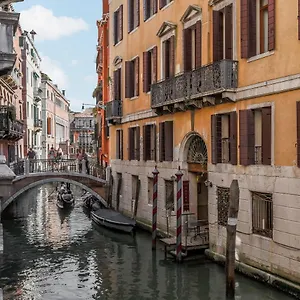 La Corte Dei Cuoridoro 2 Canal View Venice